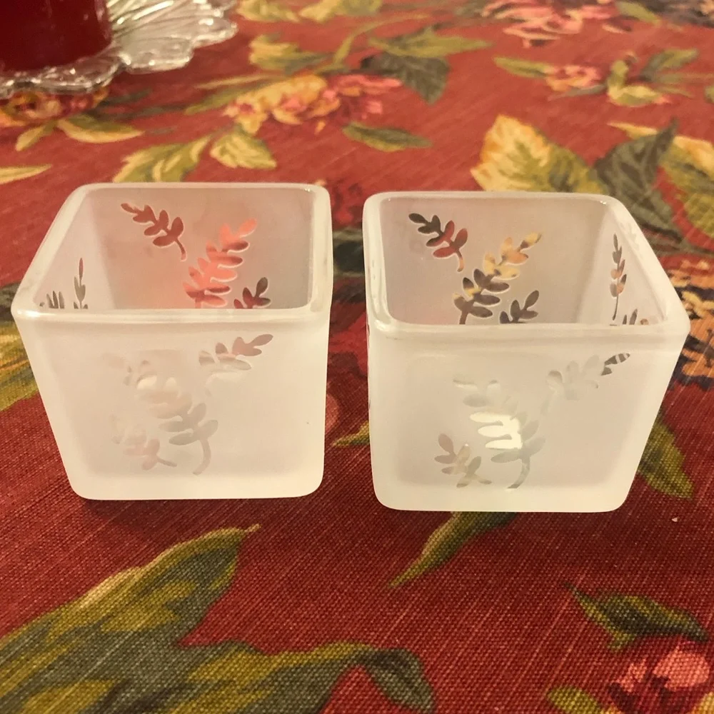 Partylite Frosted Glass Square Votive Holders Set with Leaf Motif - White - Picture 2 of 5